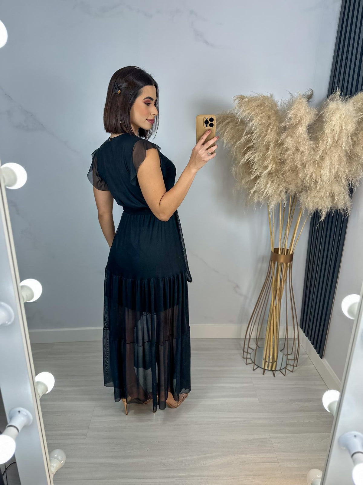 Vestido Izzy Manga Curta Liso